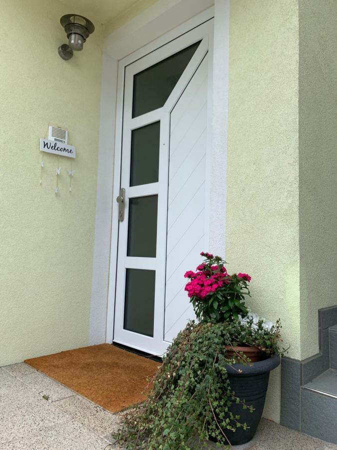 Haus Helga Lägenhet Lienz Exteriör bild